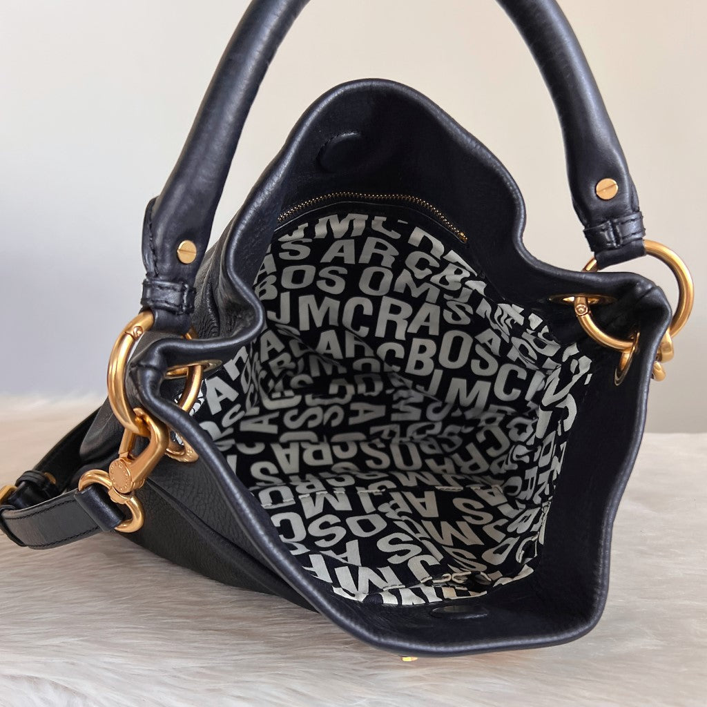 Marc Jacobs Black Leather Front Logo Slouchy 2 Way Shoulder Bag