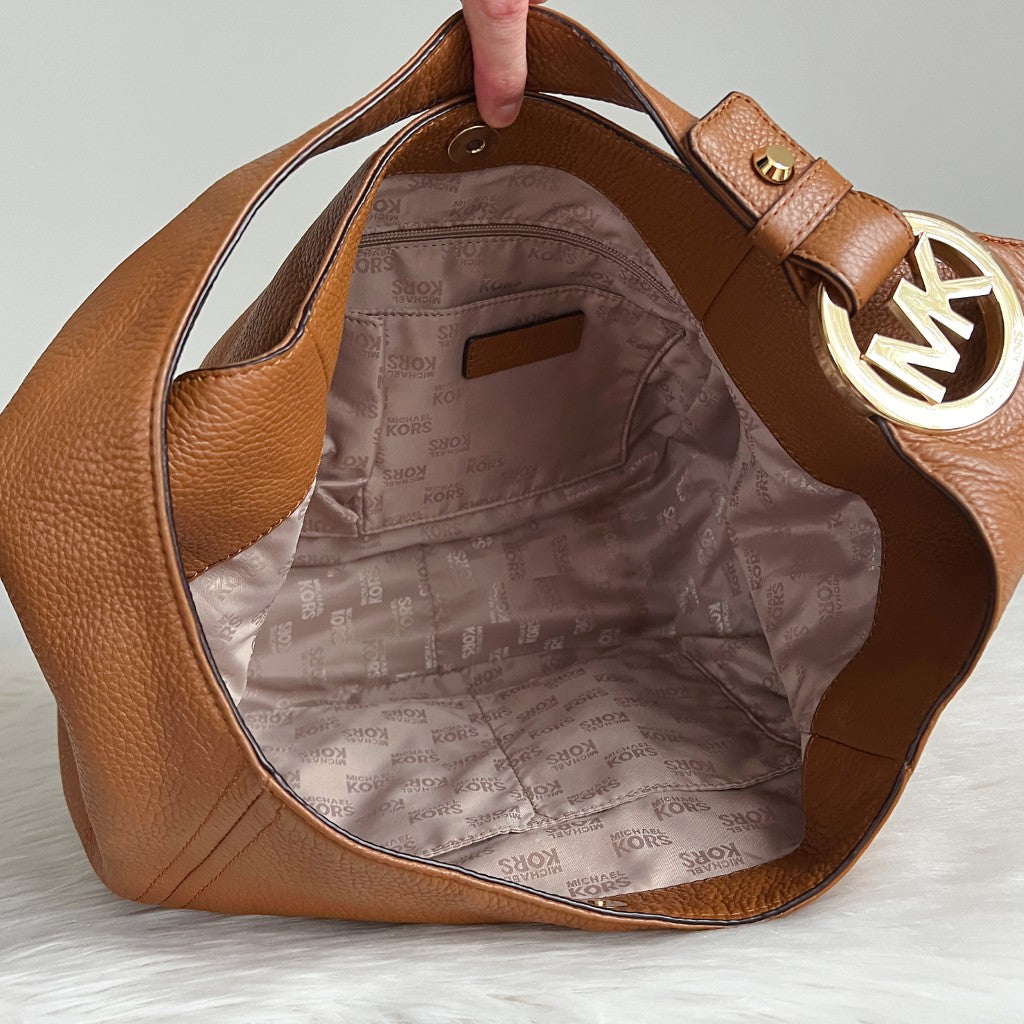 Michael Kors Caramel Leather Side Detail Slouchy Shoulder Bag Excellent