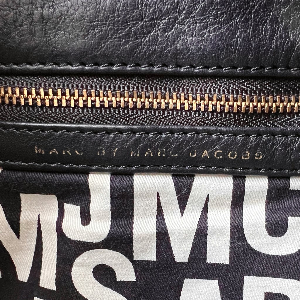 Marc Jacobs Black Leather Front Logo Slouchy 2 Way Shoulder Bag