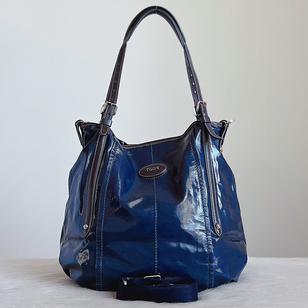 Tod's Chocolate Leather Trim Navy Front Logo 2 Way Shoulder Bag