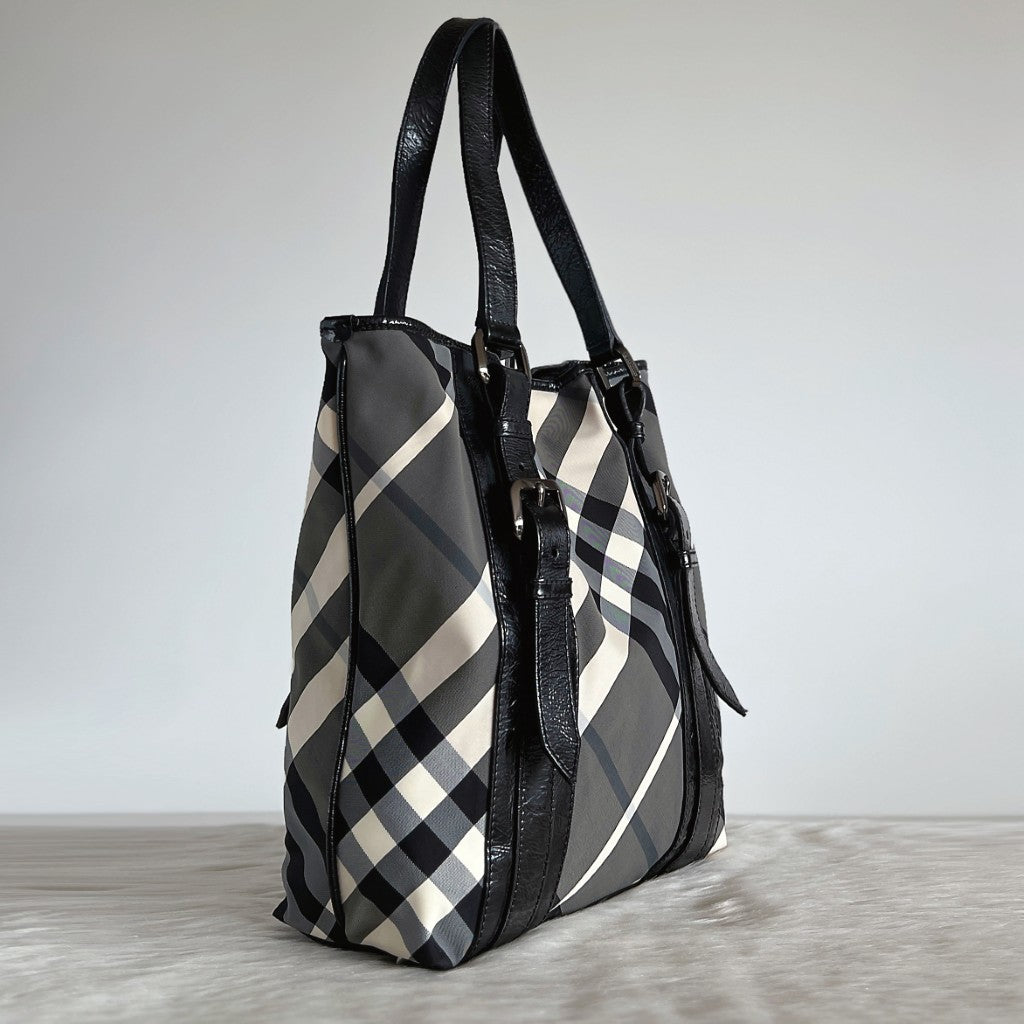 Burberry Patent Black Leather Signature Pattern Patchwork Shoulder Bag Excellent