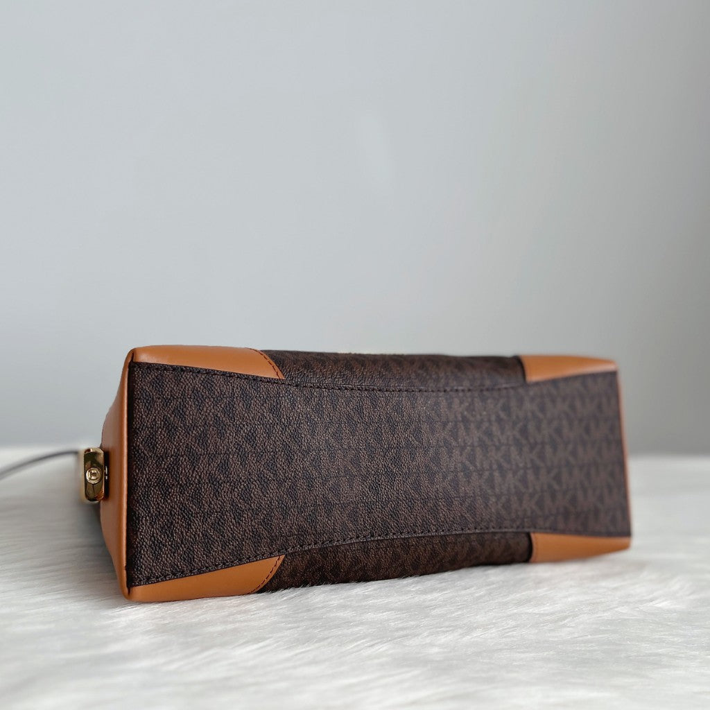 Michael Kors Caramel Leather Monogram Front Logo Crossbody Shoulder Bag Like New