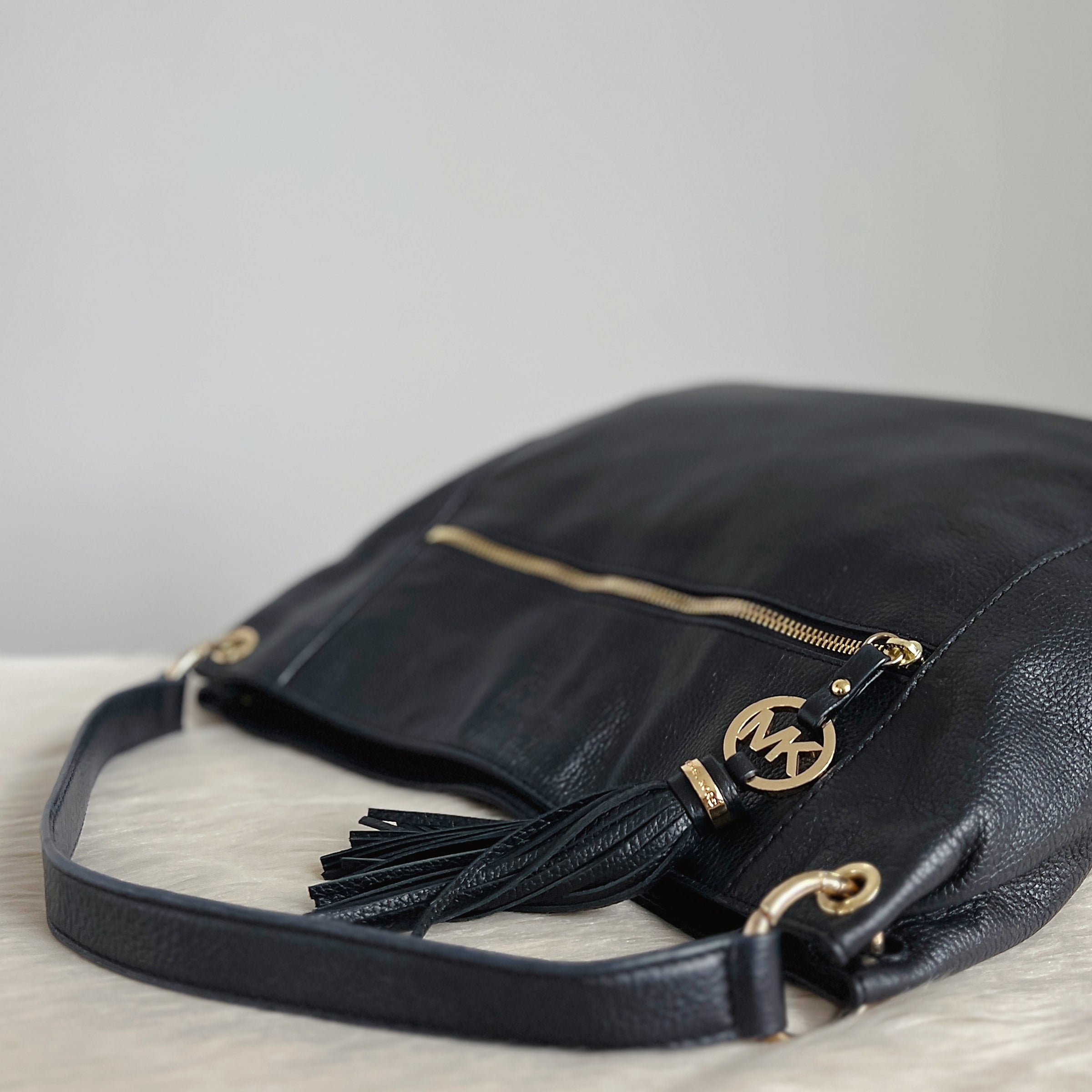 Michael Kors Black Leather MK Tassel Charm Slouchy Shoulder Bag Excellent