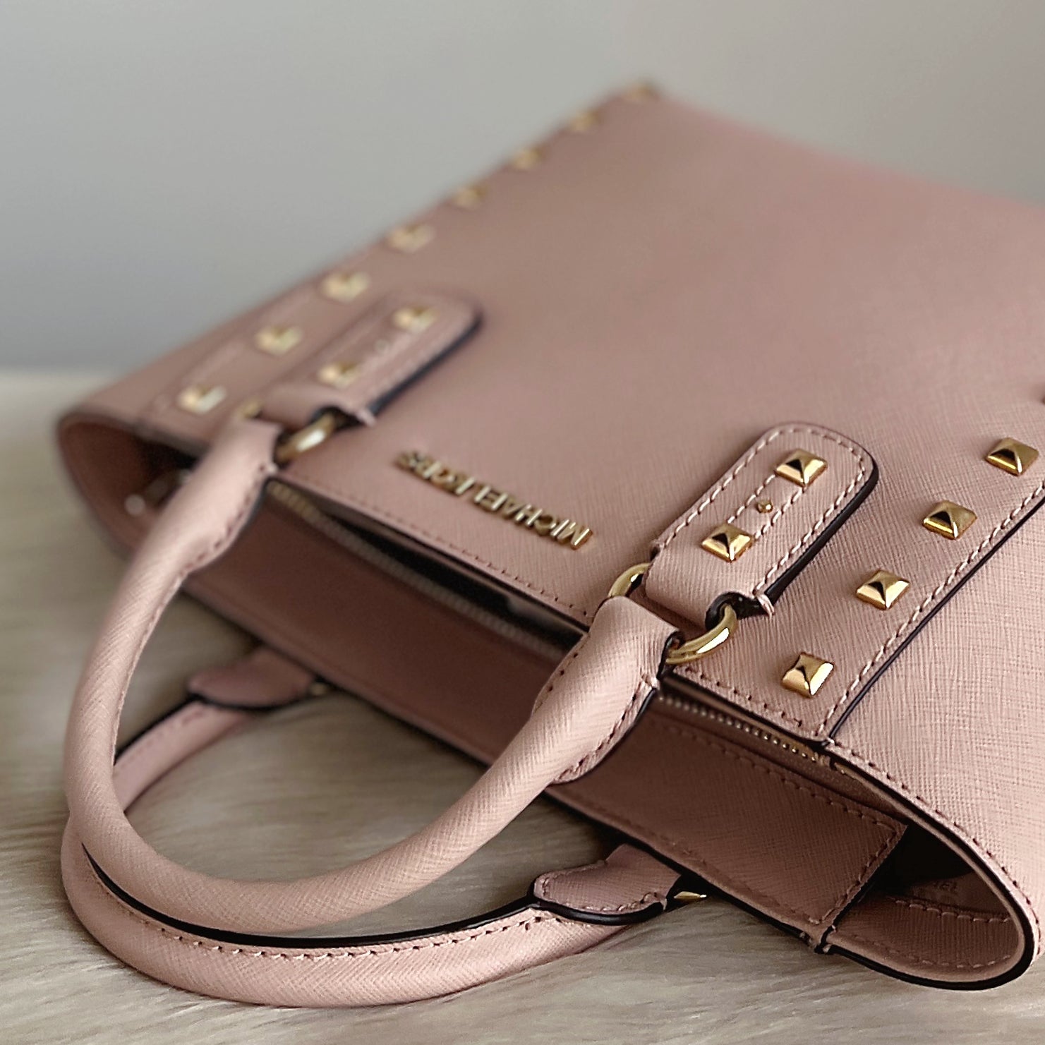 Michael Kors Pink Leather Studded Detail 2 Way Shoulder Bag Excellent