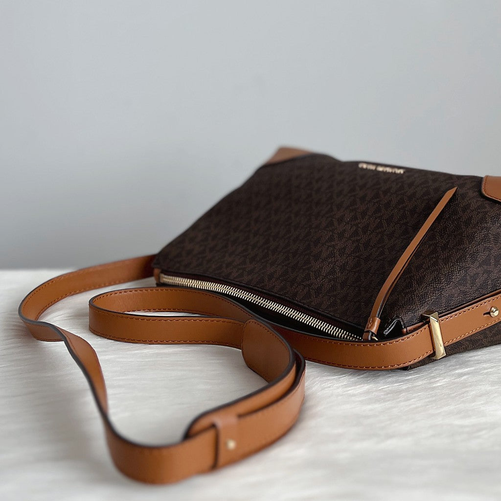 Michael Kors Caramel Leather Monogram Front Logo Crossbody Shoulder Bag Like New