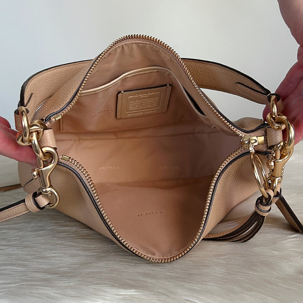 Coach Beige Leather Tassel Charm Slouchy 2 Way Shoulder Bag New with Box