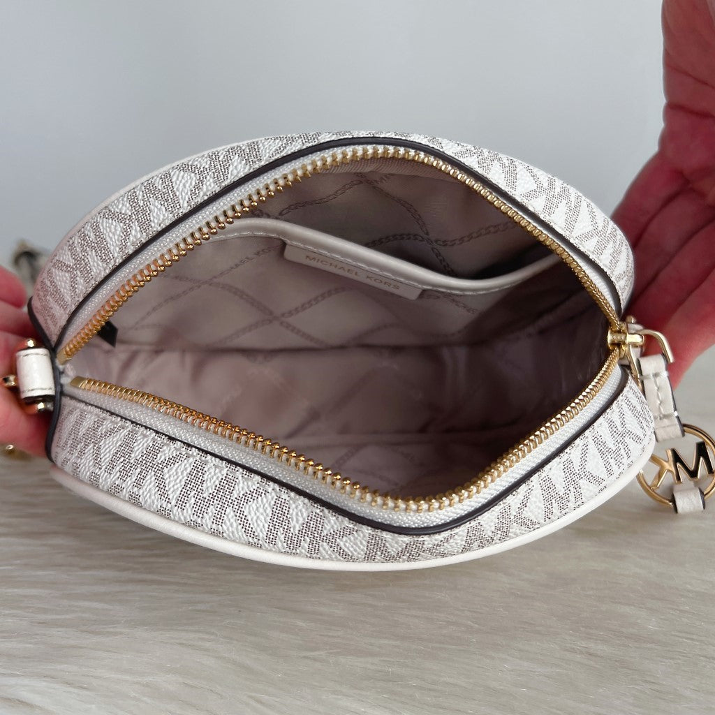 Michael Kors Creamy Leather Monogram Chain Detail Crossbody Shoulder Bag Like New
