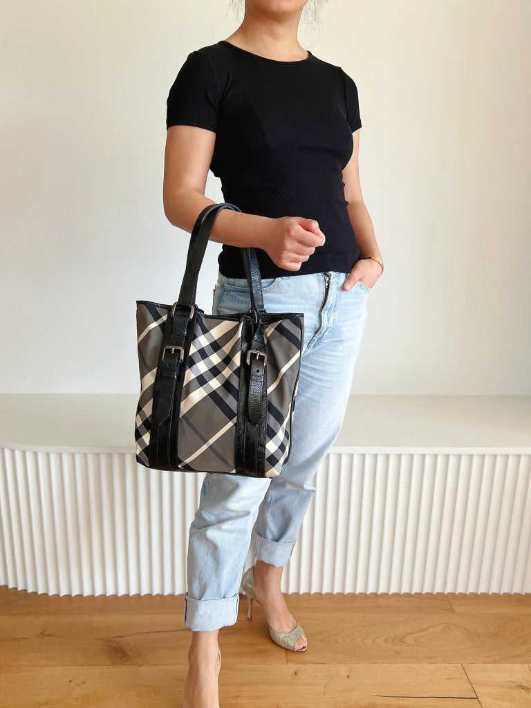 Burberry Patent Black Leather Signature Pattern Patchwork Shoulder Bag Excellent