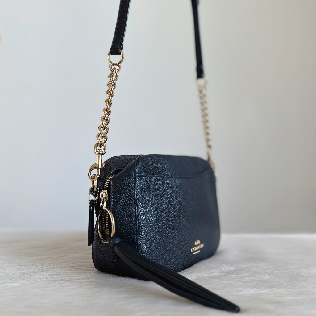 Coach Black Leather Front Logo Chain Detail Crossbody Shoulder Bag Excellent