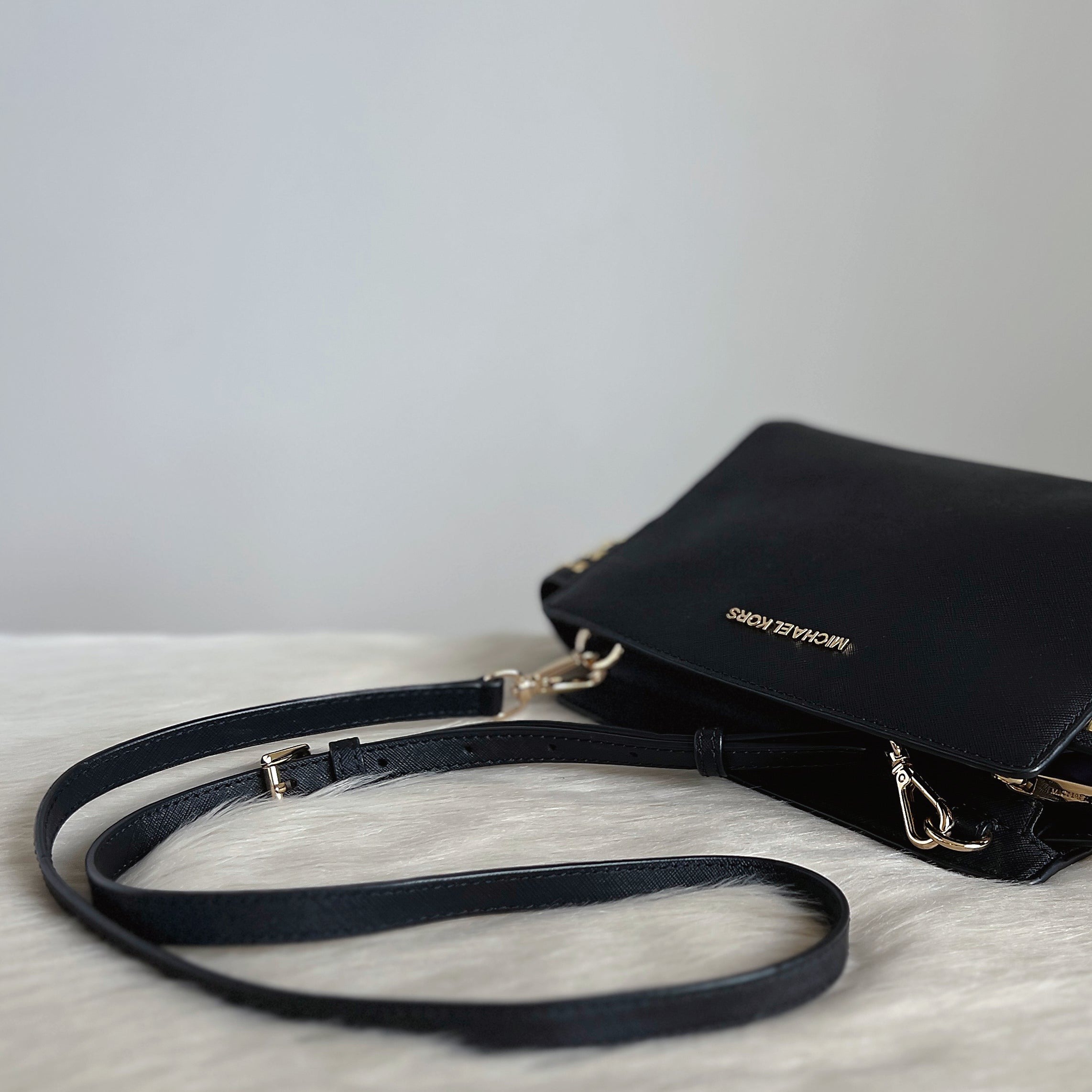 Michael Kors Black Leather Selma Studded Crossbody Shoulder Bag Excellent
