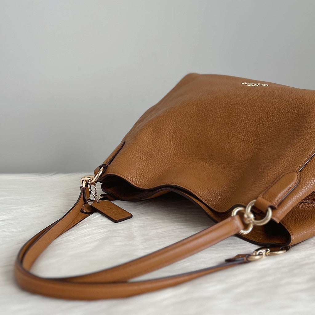 Coach Caramel Leather Triple Compartment Career Shoulder Bag Like New