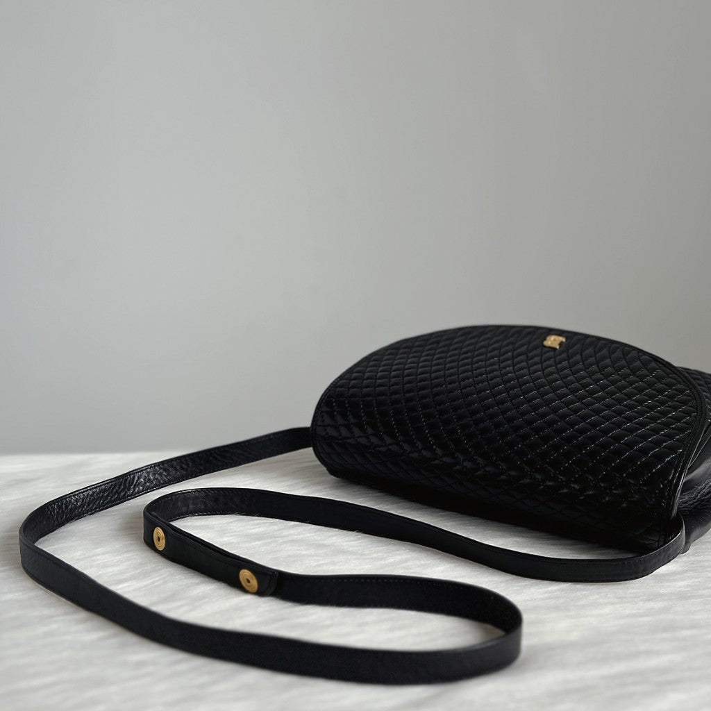 Bally Black Leather Quilited Front Logo Crossbody Shoulder Bag Excellent