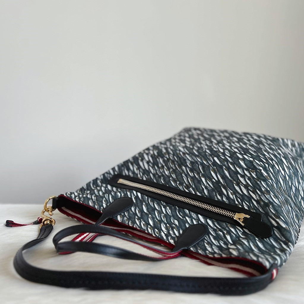 Bally Black Leather Front Zip Pocket Large 2 Way Shoulder Bag Excellent