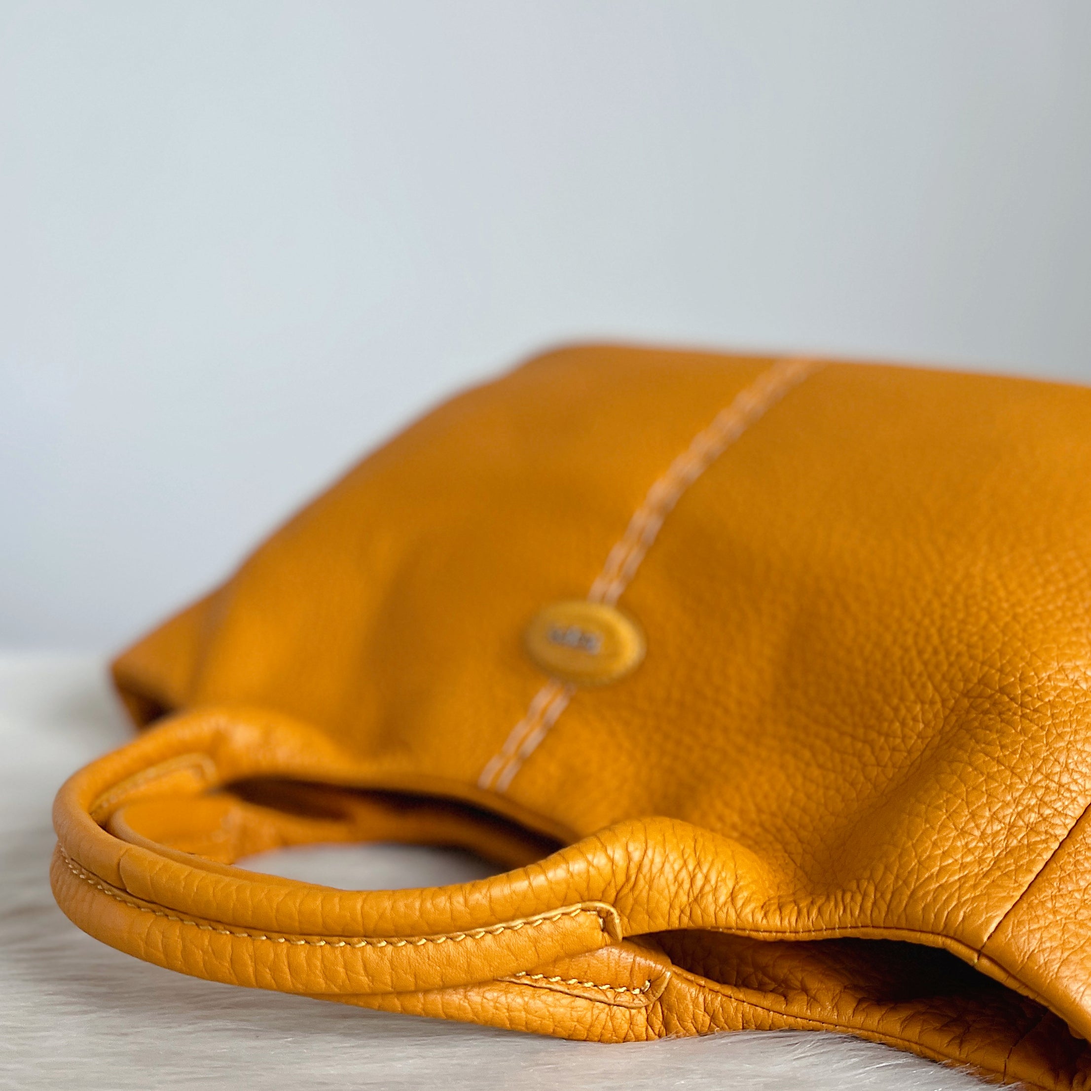 Tod's Mustard Leather Front Logo Slouchy 2 Way Shoulder Bag Excellent