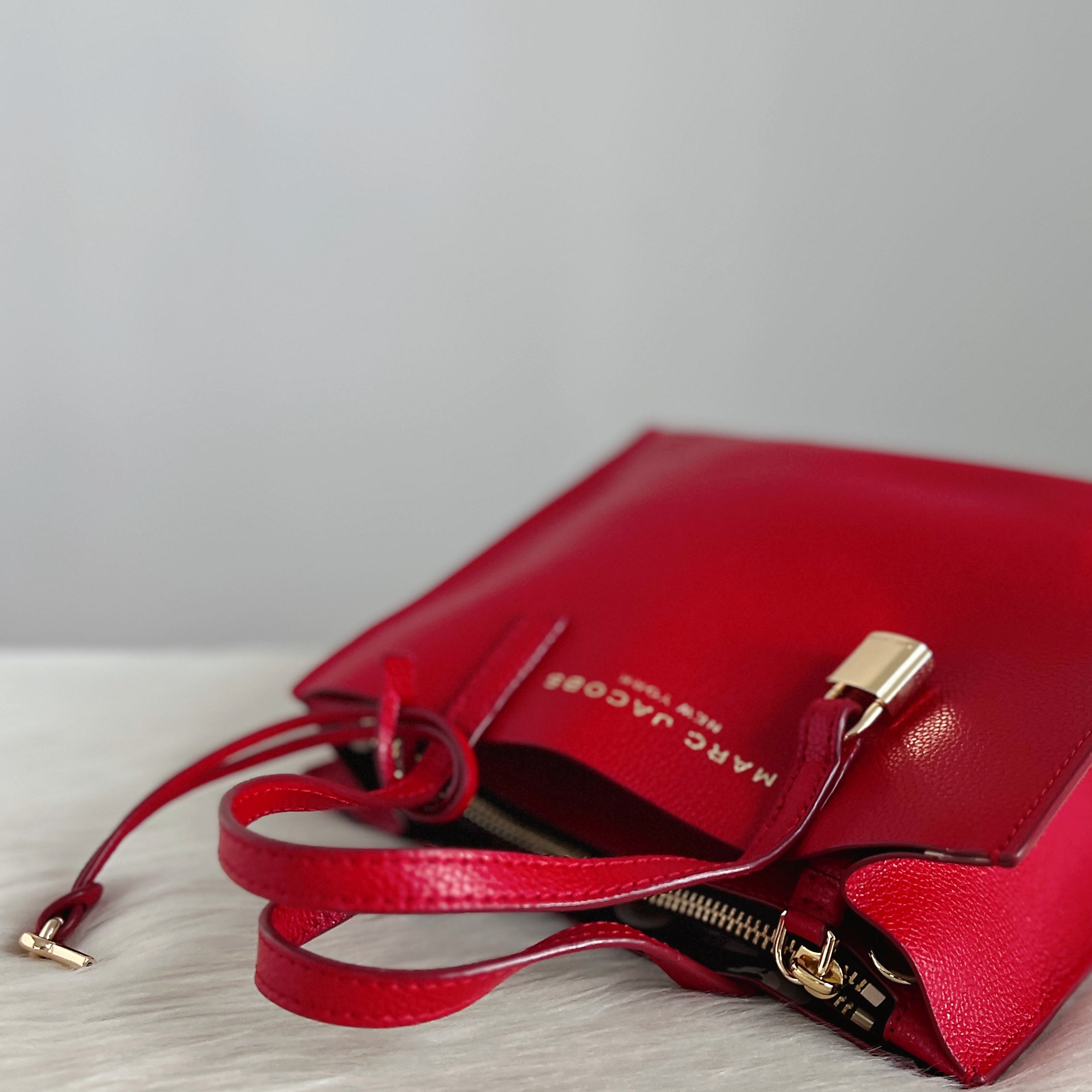 Marc Jacobs Red Leather Triple Compartment 2 Way Shoulder Bag Excellent