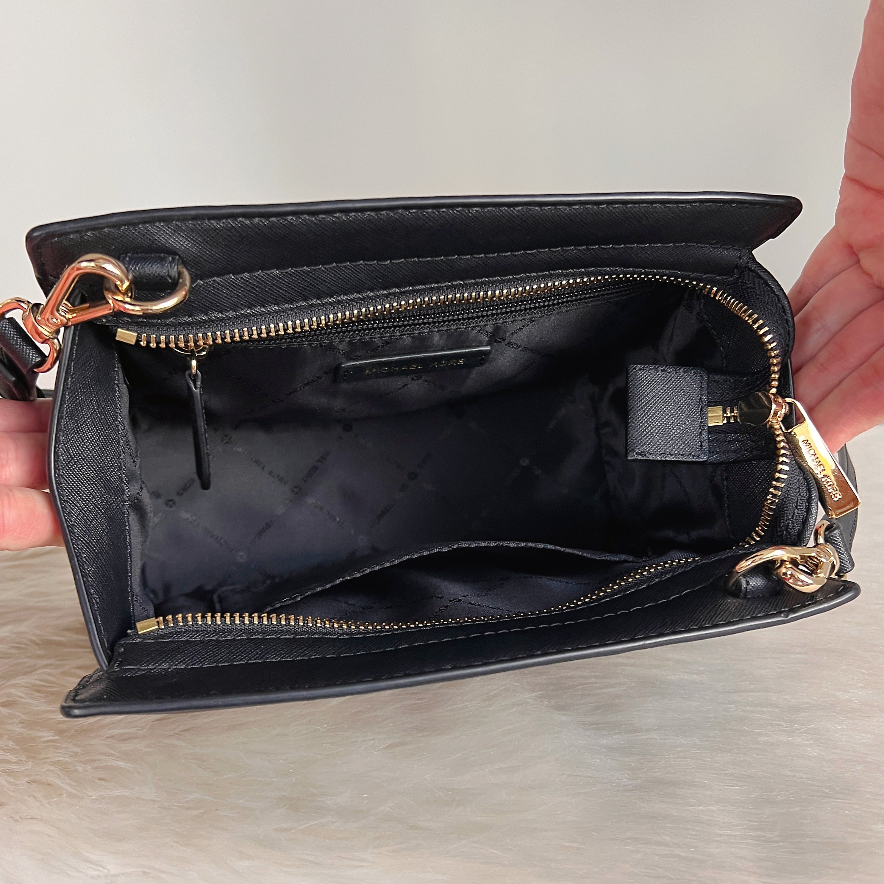 Michael Kors Black Leather Selma Studded Crossbody Shoulder Bag Excellent