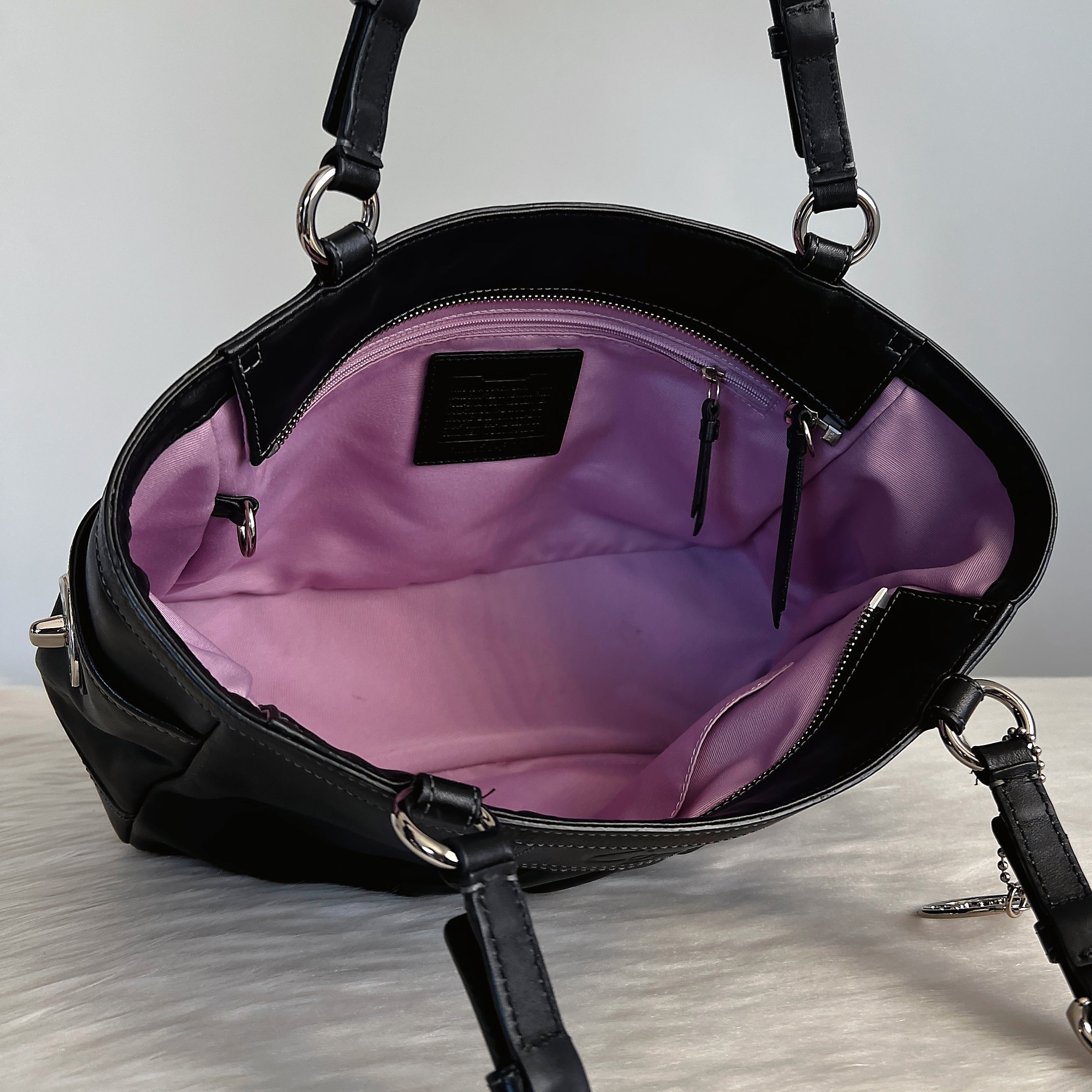 Coach Black Leather Front Logo Carryall Shoulder Bag Excellent