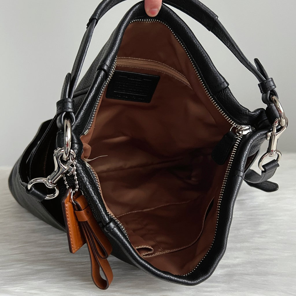 Coach Black Leather Front Logo Slouchy 2 Way Shoulder Bag Like New