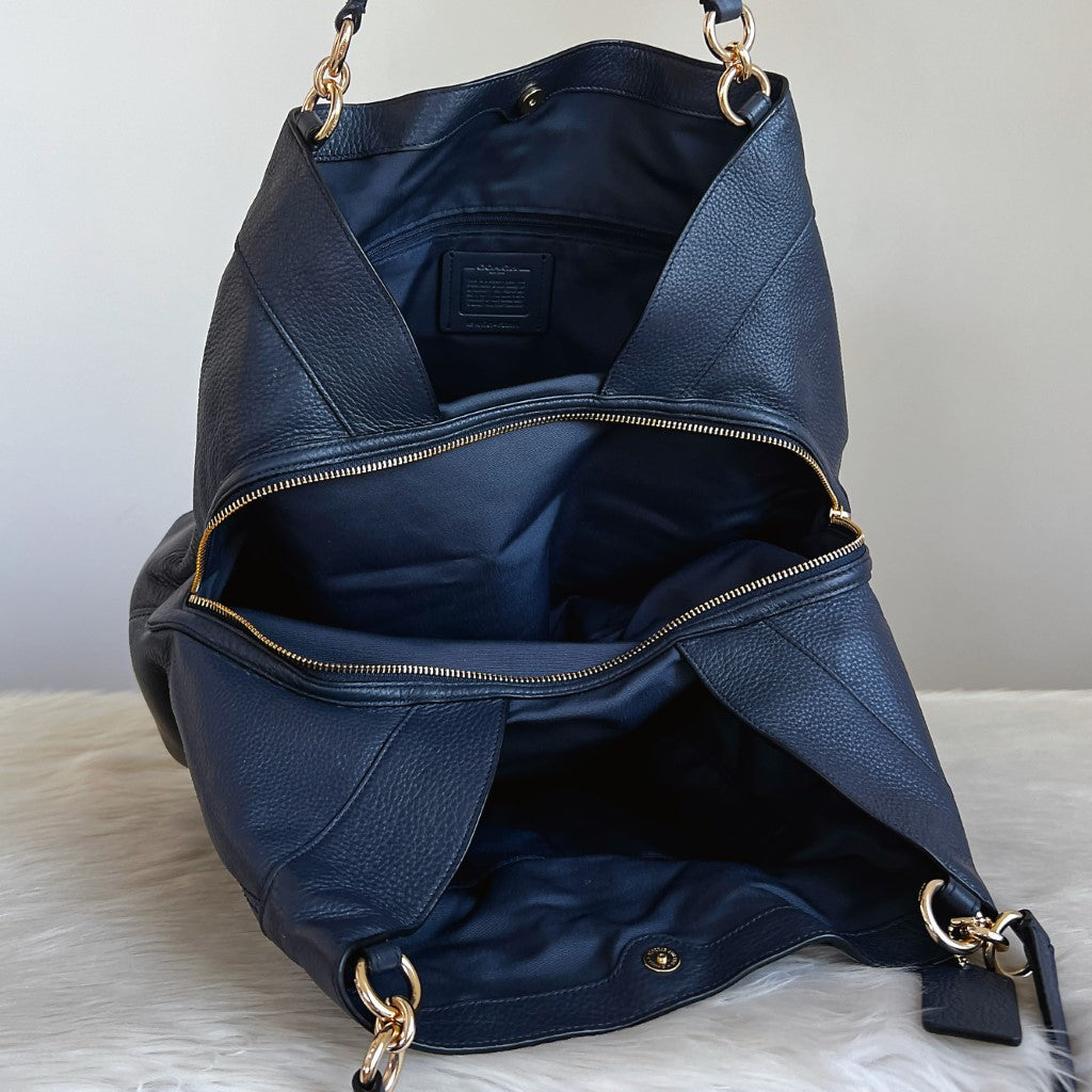 Coach Navy Leather Triple Compartment Chain Detail Shoulder Bag Like New