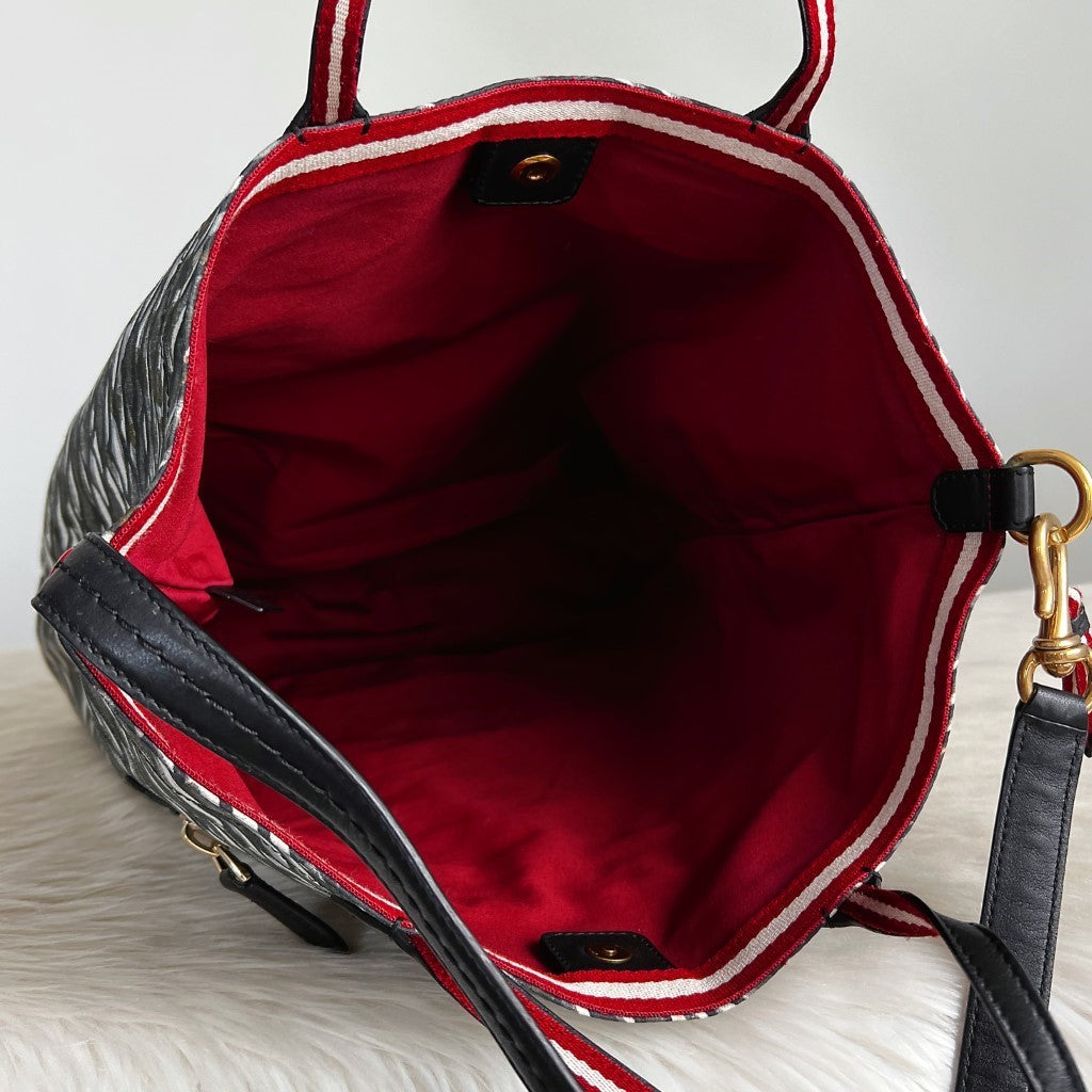 Bally Black Leather Front Zip Pocket Large 2 Way Shoulder Bag Excellent