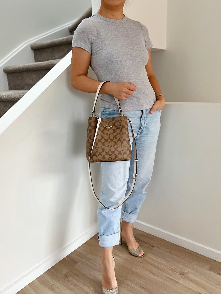 Coach White Leather Monogram Triple Compartment Bucket 2 Way Shoulder Bag Like New