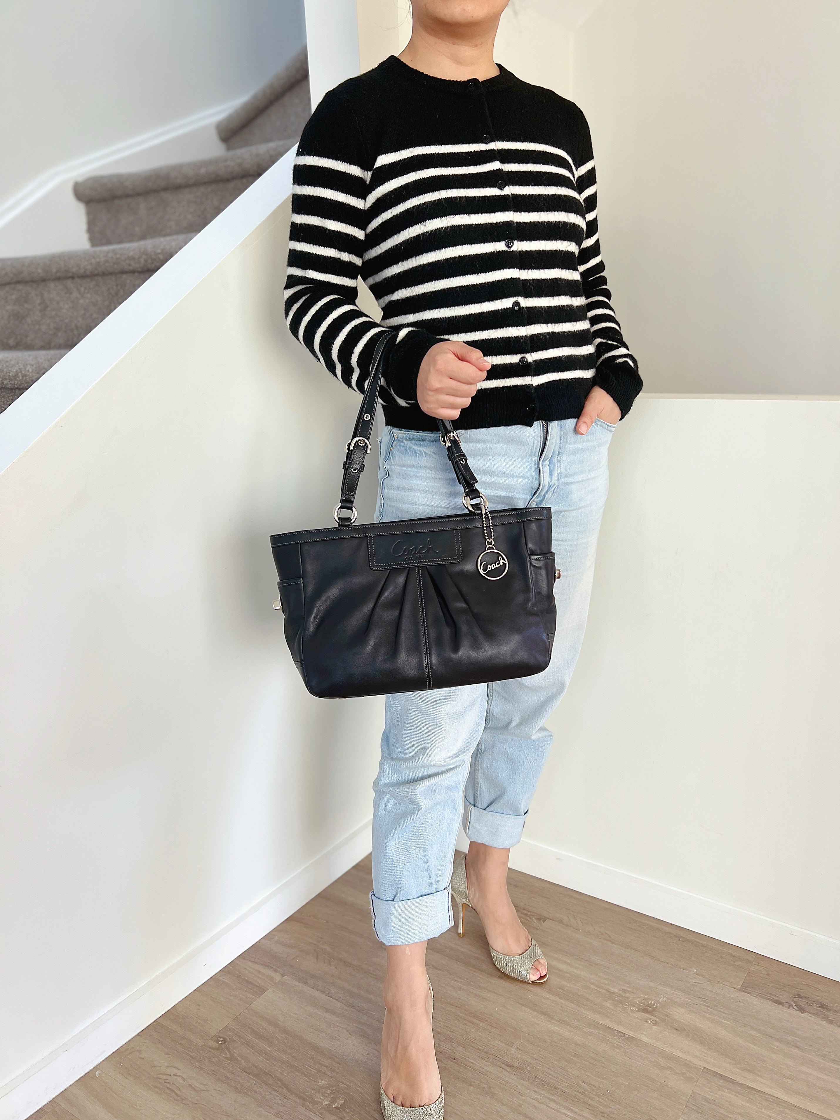 Coach Black Leather Front Logo Carryall Shoulder Bag Excellent