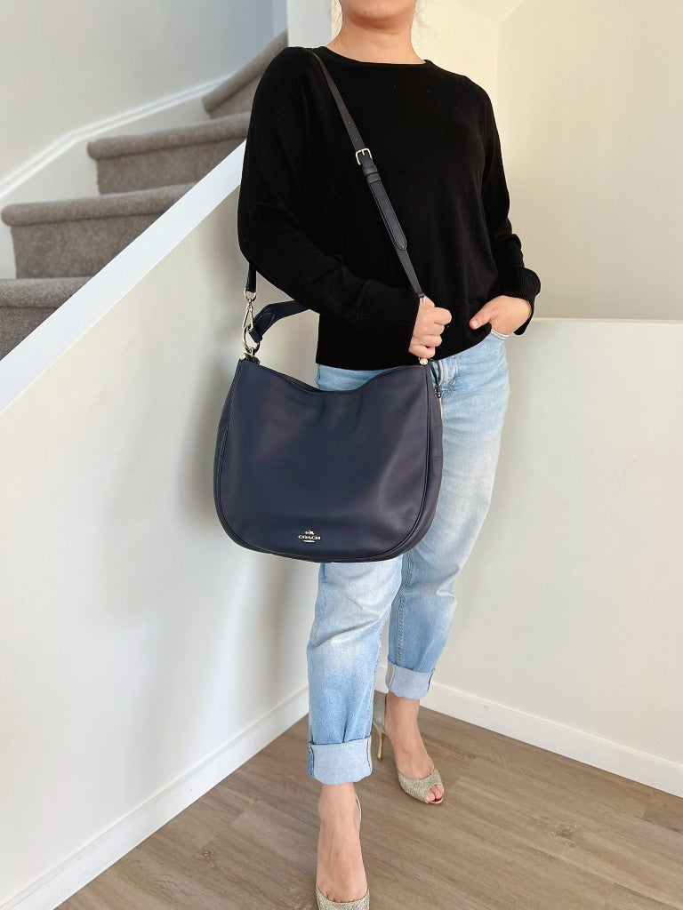Coach Navy Leather Front Logo 2 Way Shoulder Bag Excellent