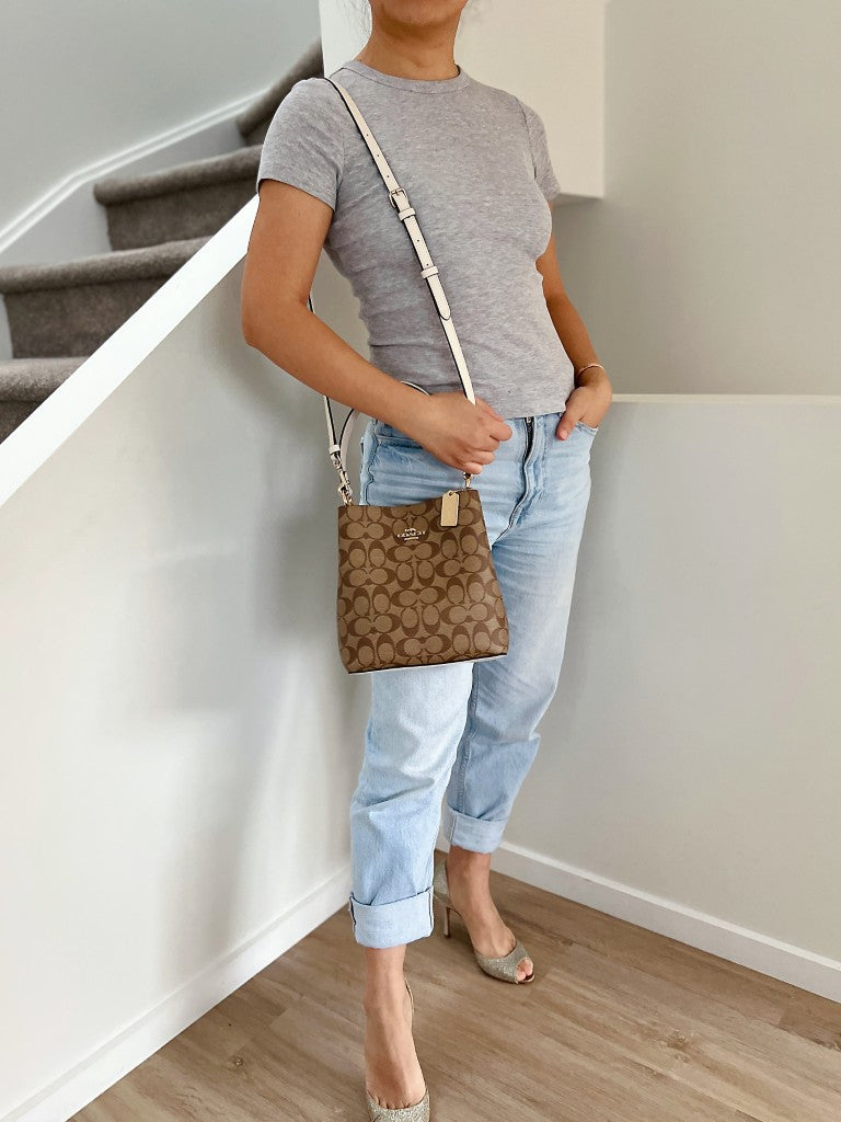 Coach White Leather Monogram Triple Compartment Bucket 2 Way Shoulder Bag Like New