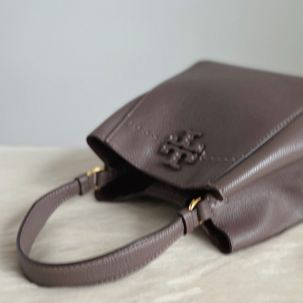 Tory Burch Taupe Leather Front Logo Bucket 2 Way Shoulder Bag Excellent