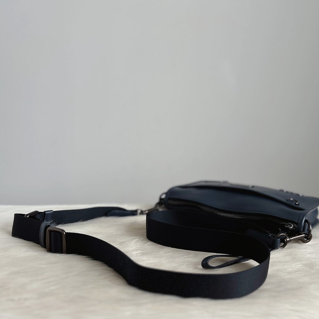 Coach Navy Leather Front Detail Double Compartment Crossbody Shoulder Bag Like New