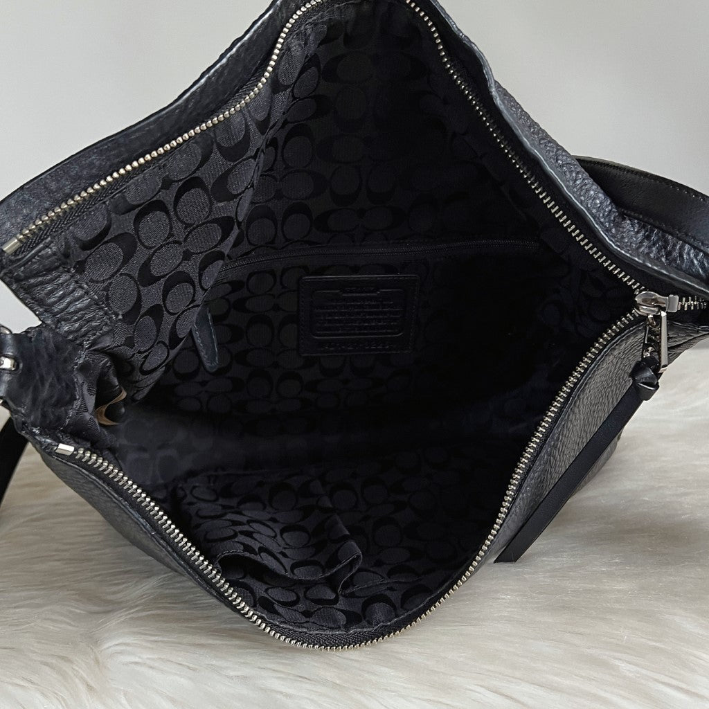 Coach Black Pebble Leather Slouchy Crossbody Shoulder Bag Excellent