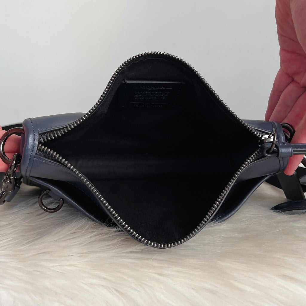 Coach Navy Leather Front Detail Double Compartment Crossbody Shoulder Bag Like New