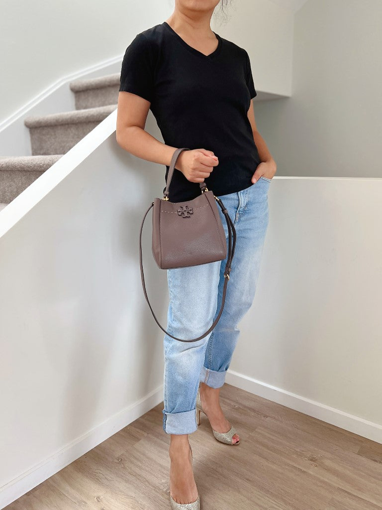 Tory Burch Taupe Leather Front Logo Bucket 2 Way Shoulder Bag Excellent