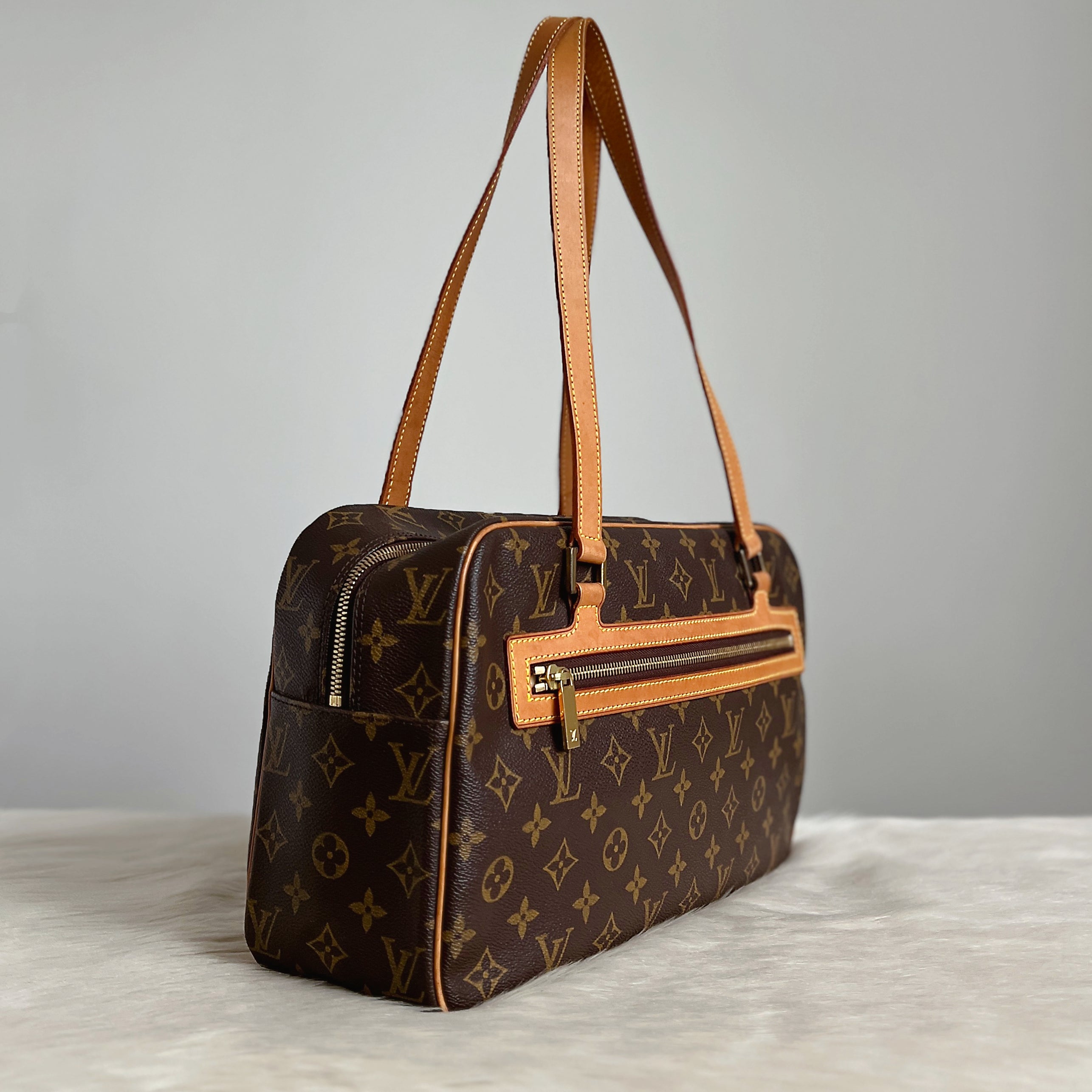 Louis Vuitton Signature Monogram Cite GM Shoulder Bag Excellent