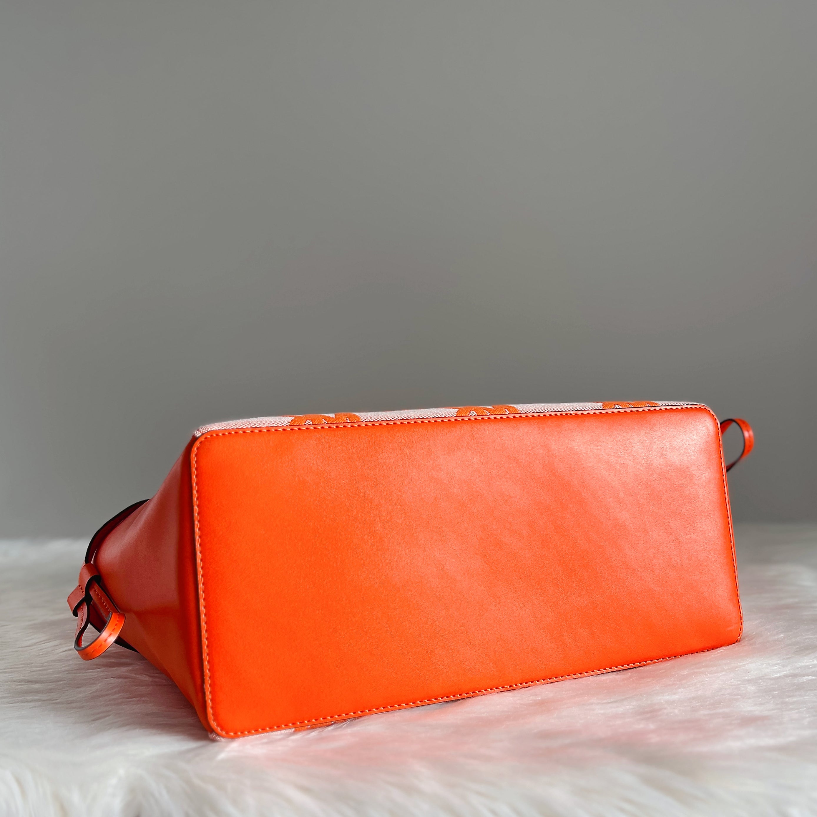 Michael Kors Orange Leather Monogram Drawstring Large Shoulder Bag Like New