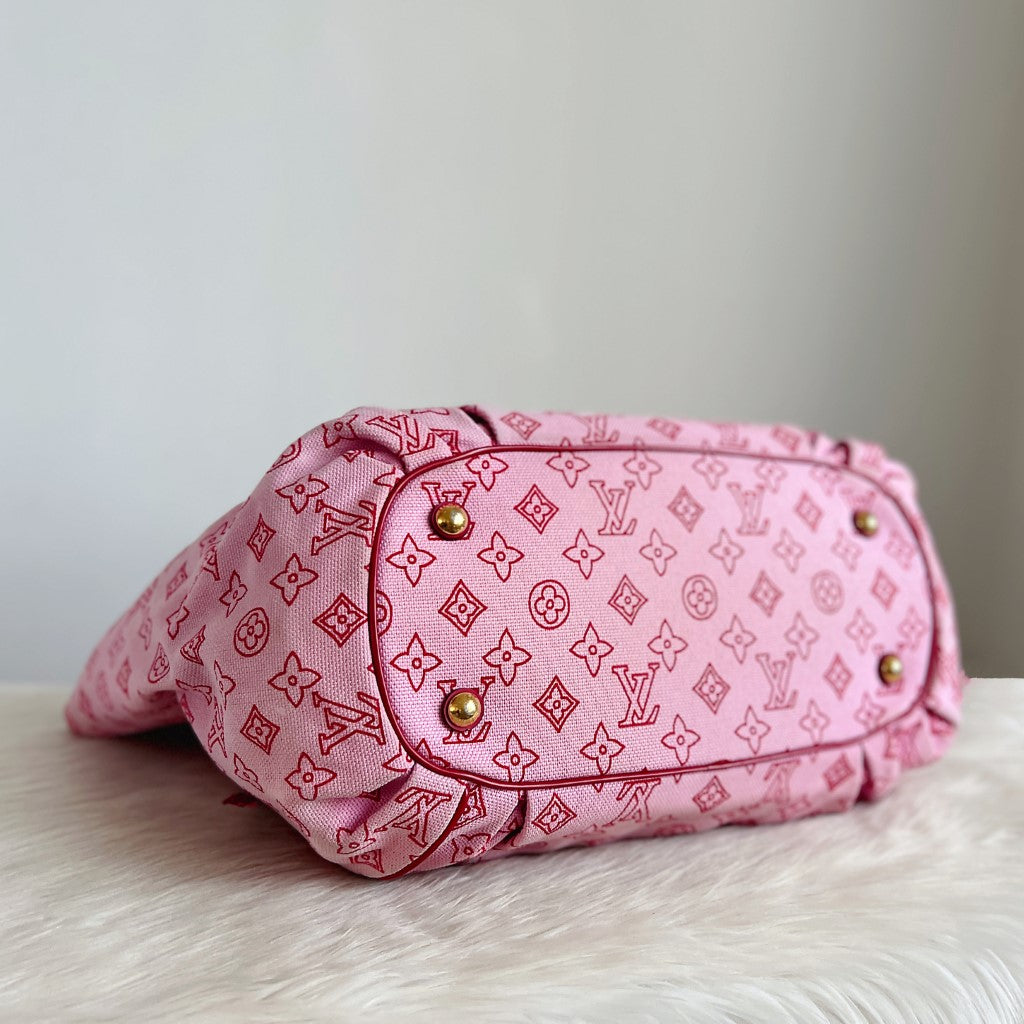 Louis Vuitton Limited Edition Fuchsia Monogram Large Carryall Shoulder Bag
