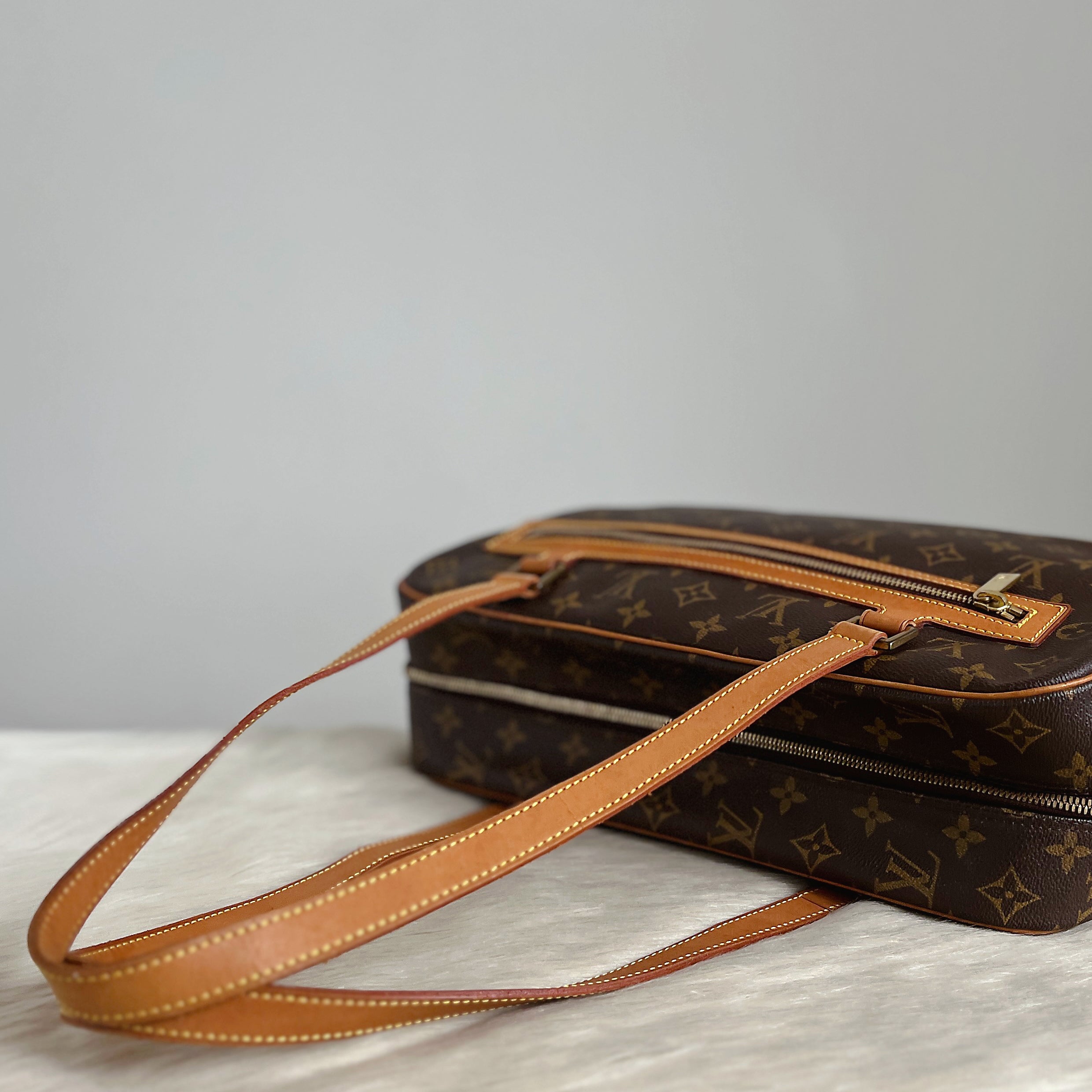 Louis Vuitton Signature Monogram Cite GM Shoulder Bag Excellent