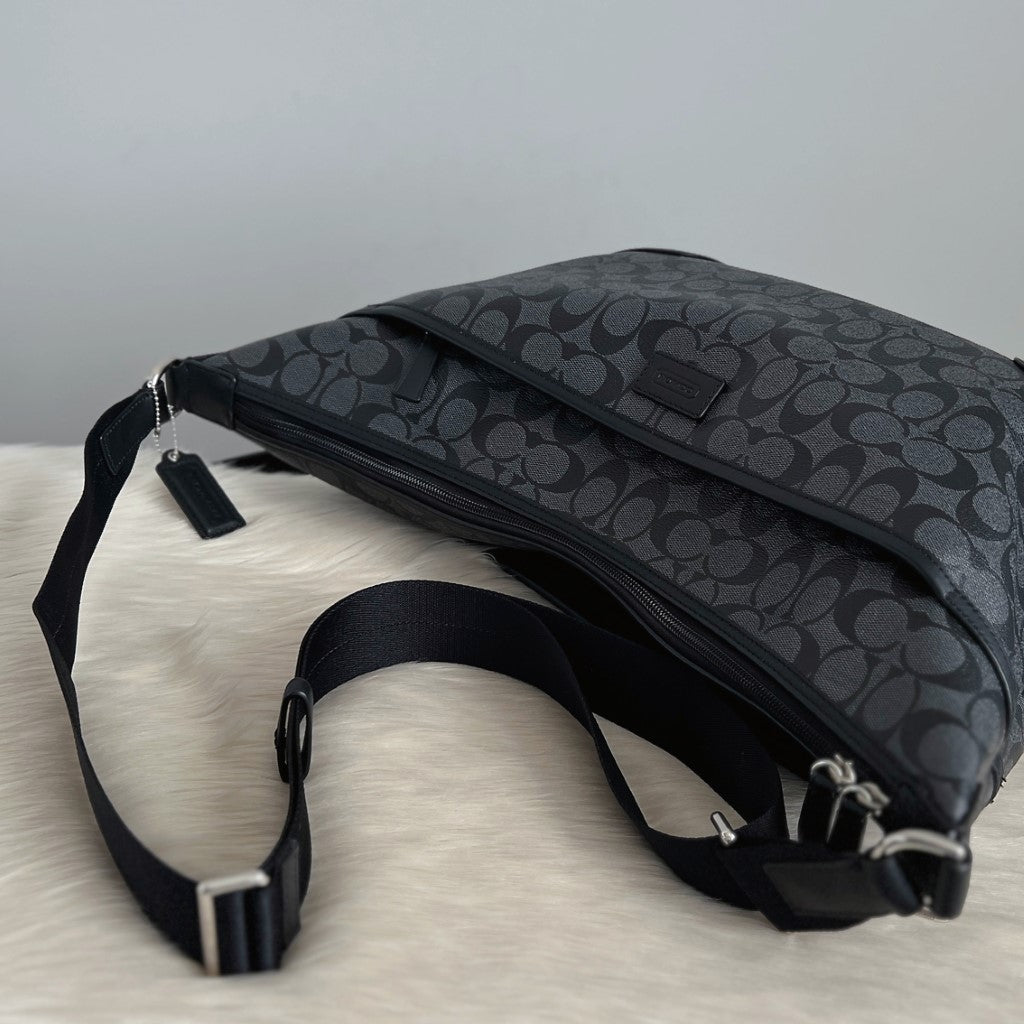 Coach Black Leather Monogram Unisex Large Crossbody Shoulder Bag Like New