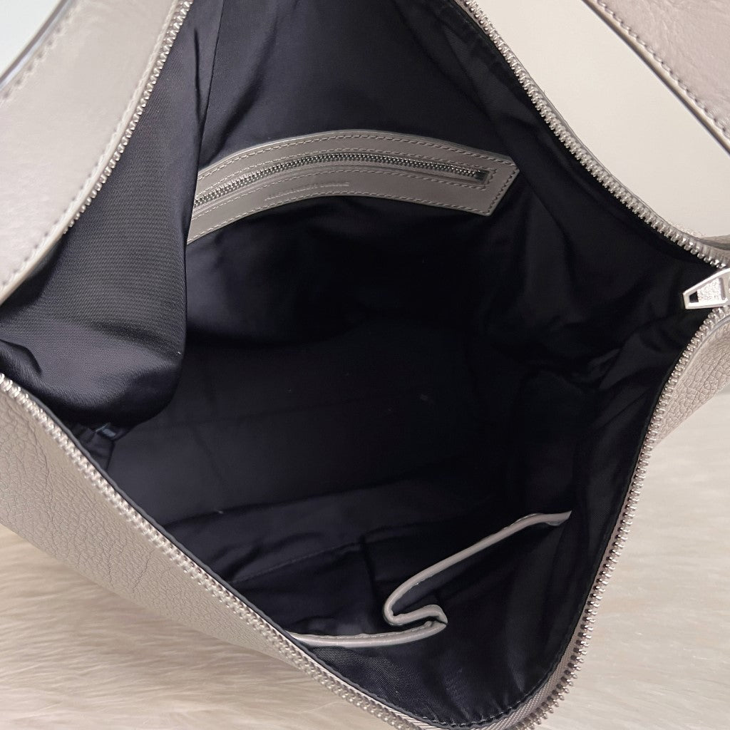 Alexander Wang Grey Leather Slouchy Bucket Shoulder Bag Excellent