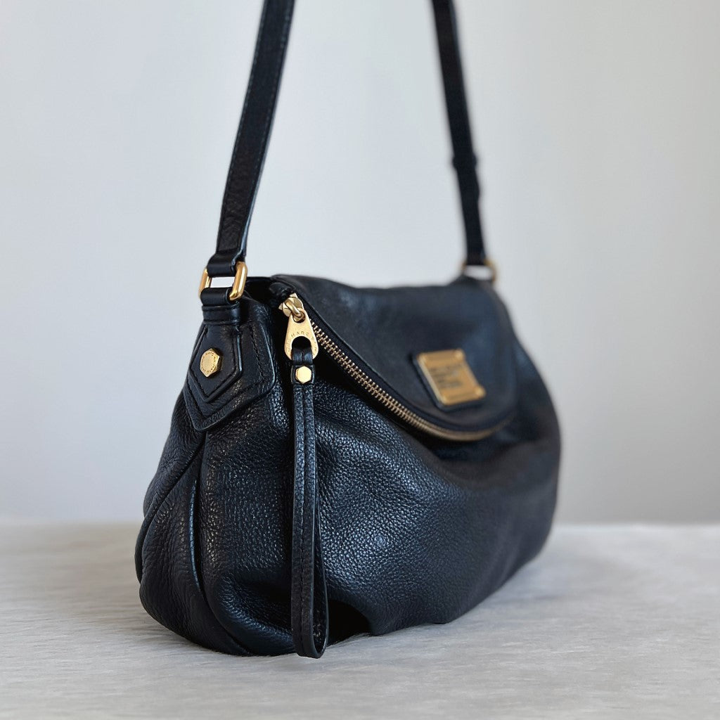 Marc Jacobs Black Leather Front Logo Zip Flap Crossbody Shoulder Bag Excellent