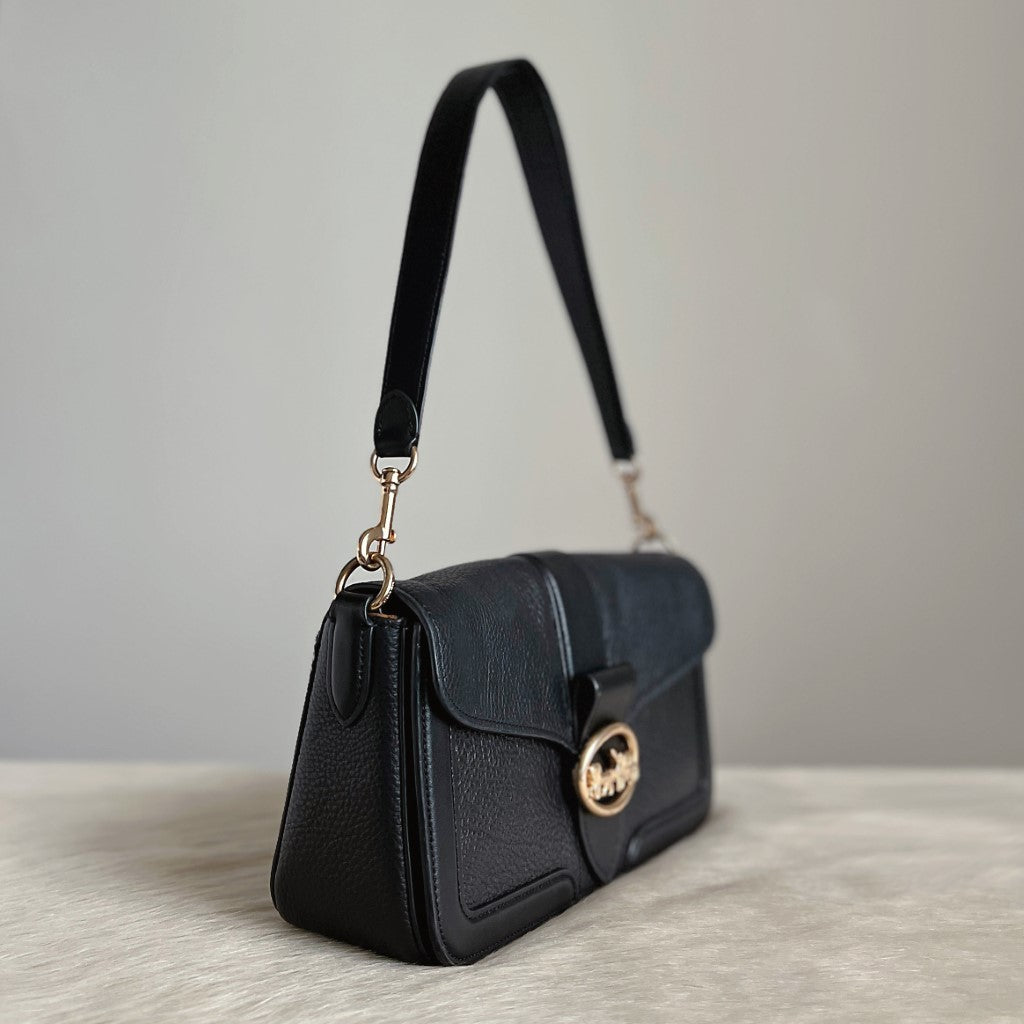 Coach Black Leather Front Buckle Double Compartment 2 Way Shoulder Bag Excellent