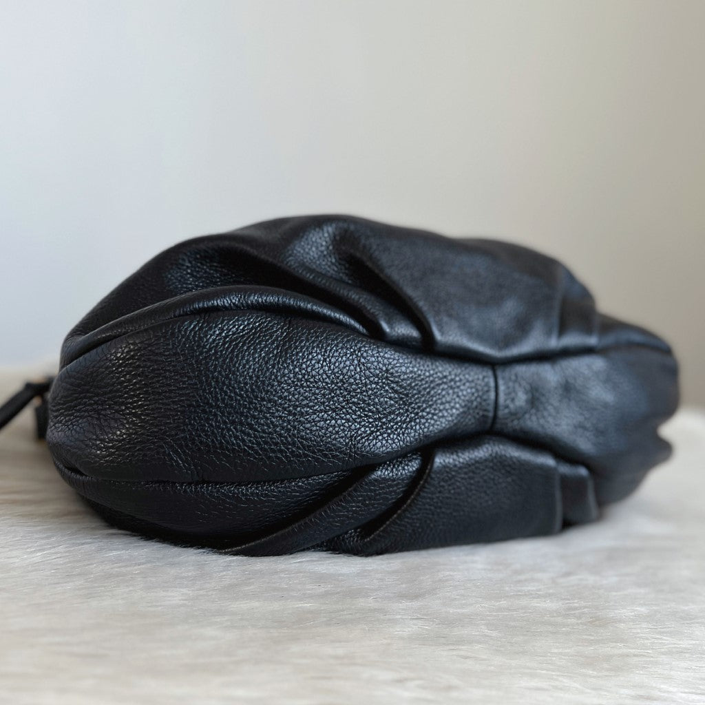 Marc Jacobs Black Leather Front Logo Zip Flap Crossbody Shoulder Bag Excellent