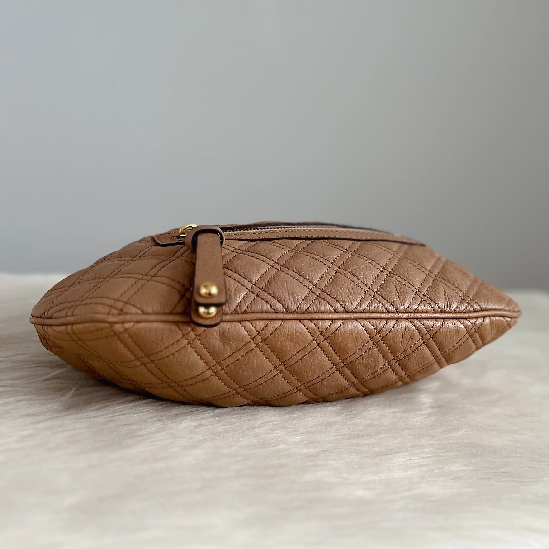 Marc Jacobs Beige Leather Quilted Chain Shoulder Bag