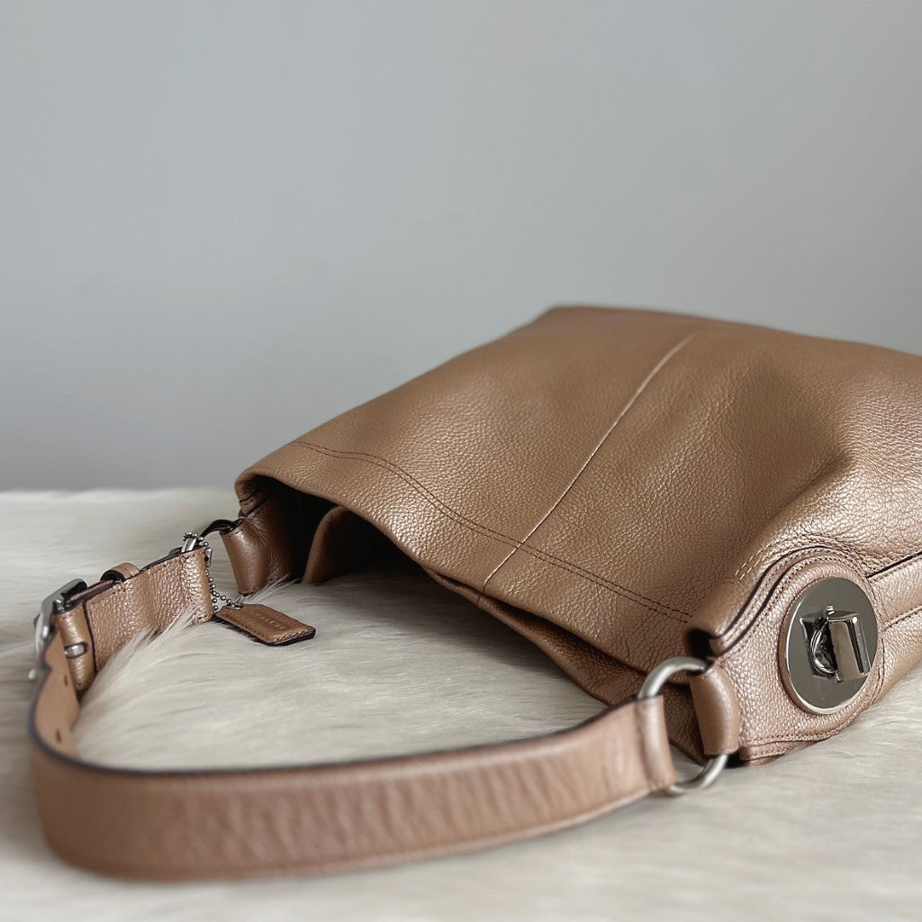 Coach Champagne Leather Side Detail Slouchy Carryall Shoulder Bag Excellent