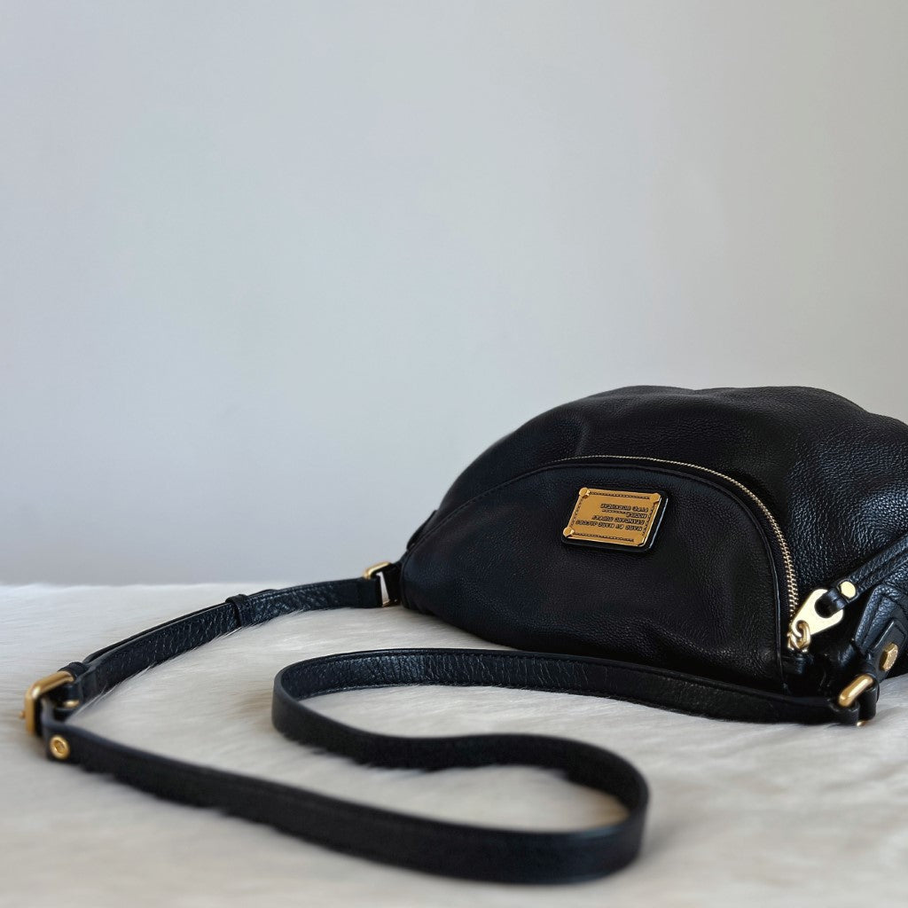 Marc Jacobs Black Leather Front Logo Zip Flap Crossbody Shoulder Bag Excellent