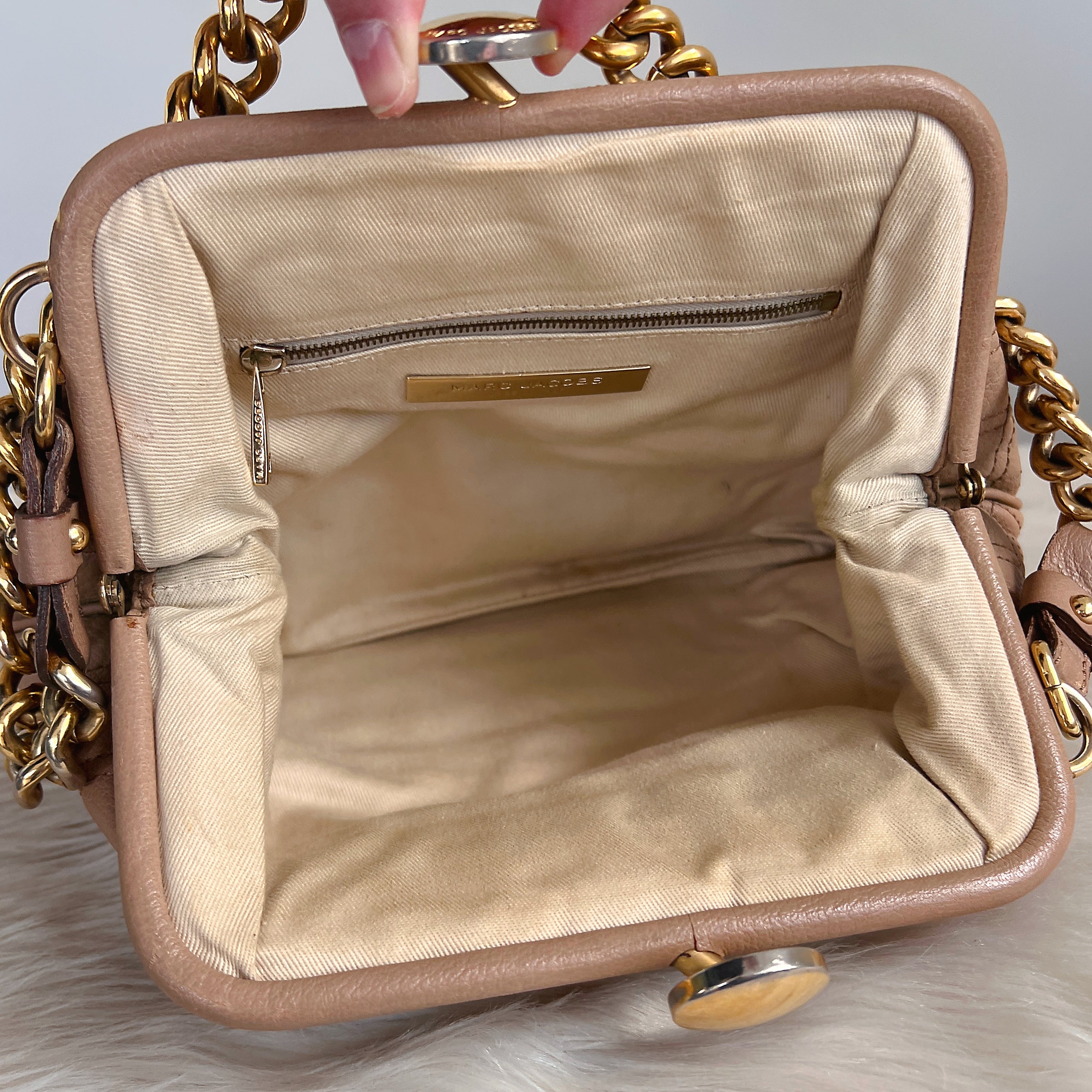 Marc Jacobs Beige Leather Quilted Chain Shoulder Bag