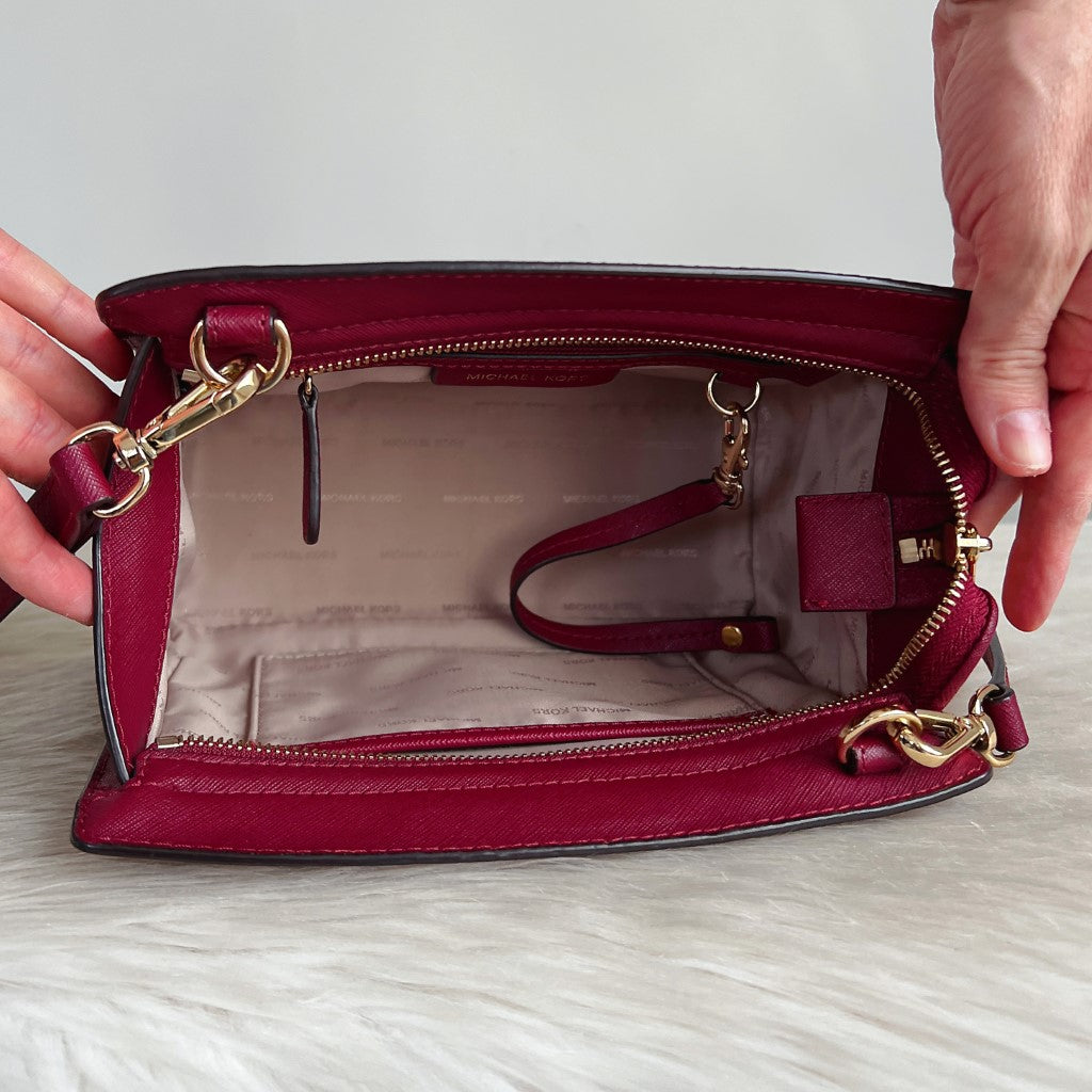 Michael Kors Burgundy Saffiano Leather Front Logo Crossbody Shoulder Bag Excellent