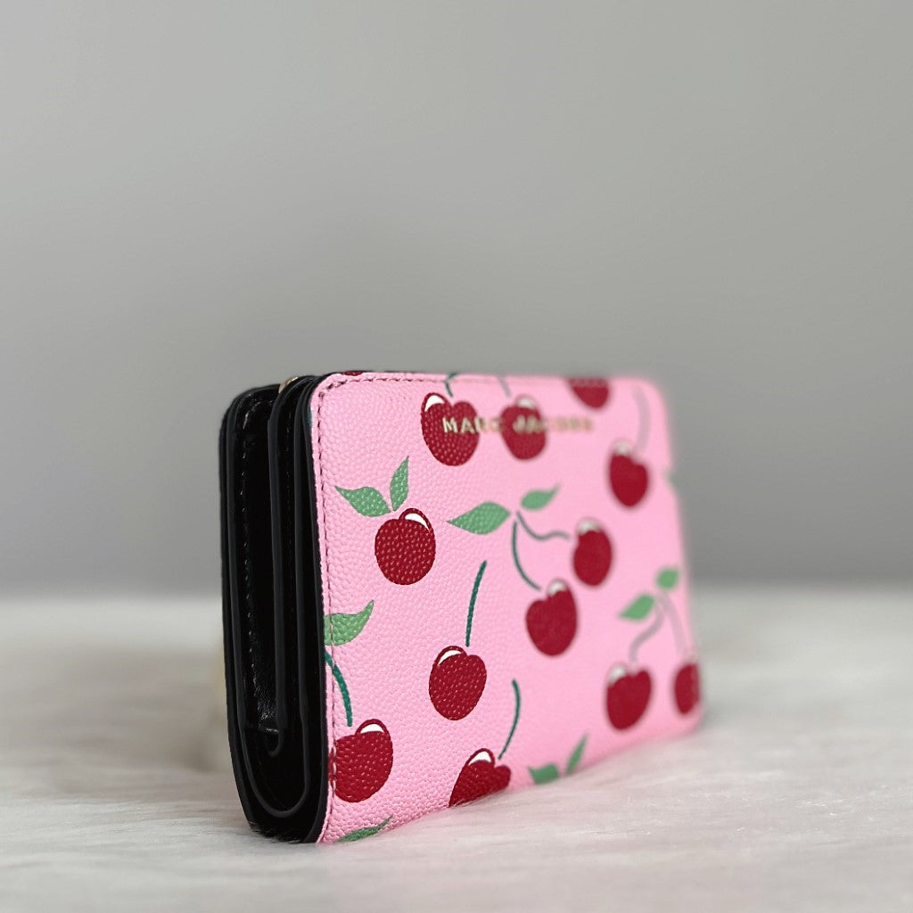 Marc Jacobs Pink Leather Cherry Pattern Coin Compartment Bi-Fold Wallet Like New