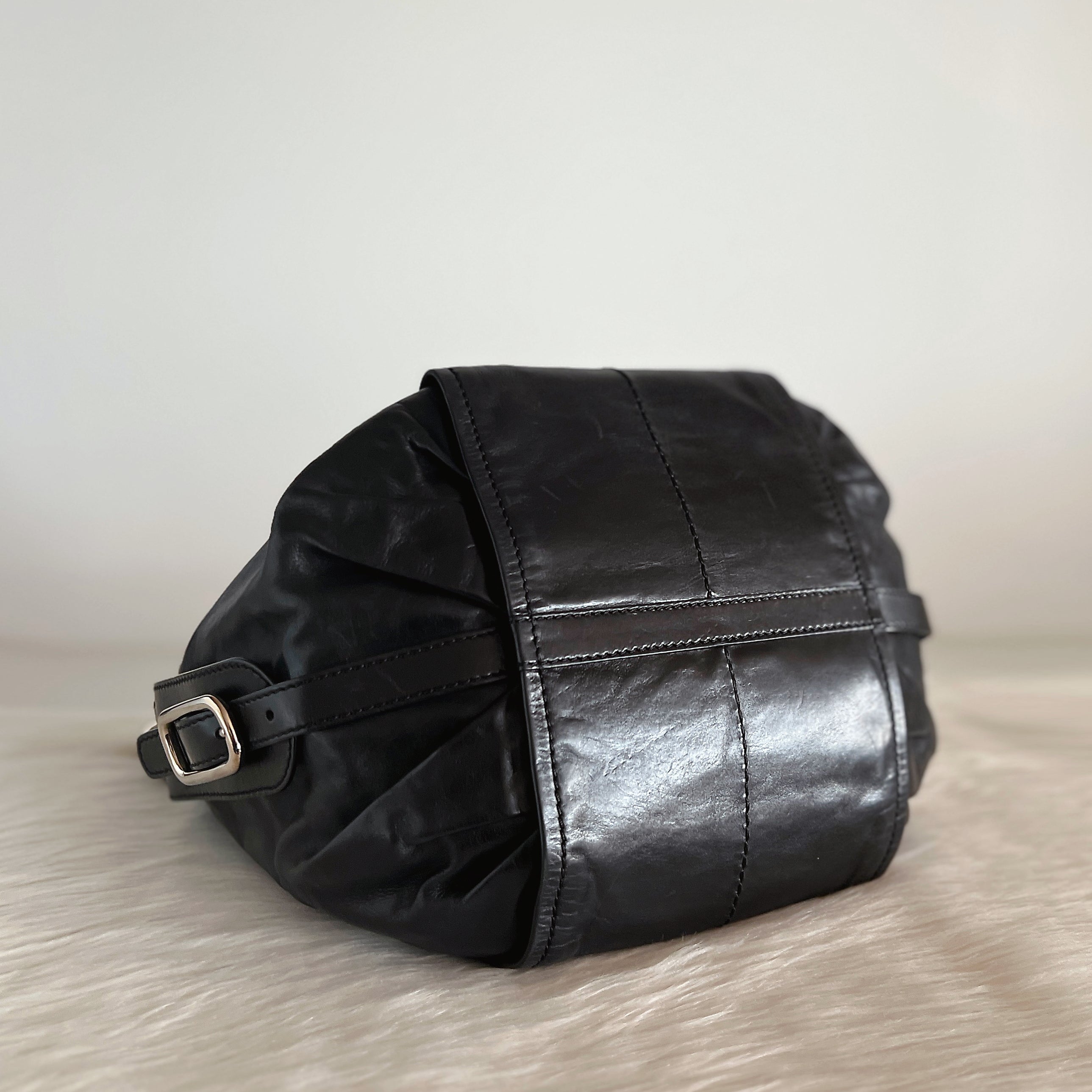 Tod's Black Leather Front Logo Side Buckle 2 Way Shoulder Bag Excellent
