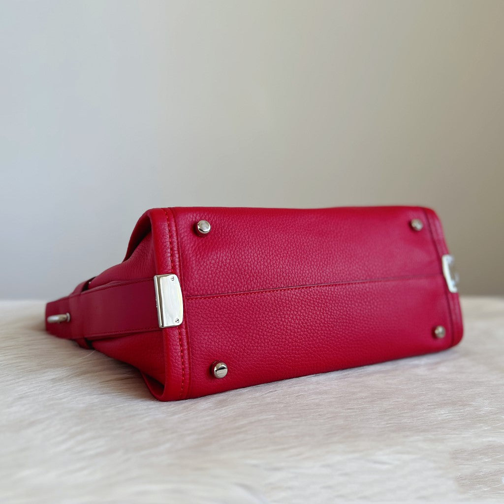 Coach Red Pebble Leather Turn Lock Detail Large 2 Way Shoulder Bag Like New